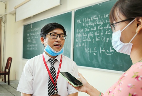 Sinh viên Duy Tân phòng chống dịch COVID-19 trong ngày đầu trở lại trường - Ảnh 14. Sinh viên Duy Tân phòng chống dịch COVID-19 trong ngày đầu trở lại trường - Ảnh 14.