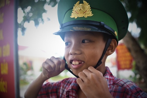 Đứa con nuôi của đồn biên phòng - Ảnh 5. Đứa con nuôi của đồn biên phòng - Ảnh 5.