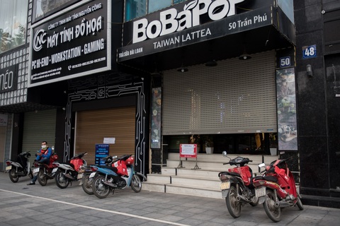 Mua bán take away: sáng tạo cả dụng cụ thu tiền để tránh lây COVID -19 - Ảnh 8. Mua bán take away: sáng tạo cả dụng cụ thu tiền để tránh lây COVID -19 - Ảnh 8.