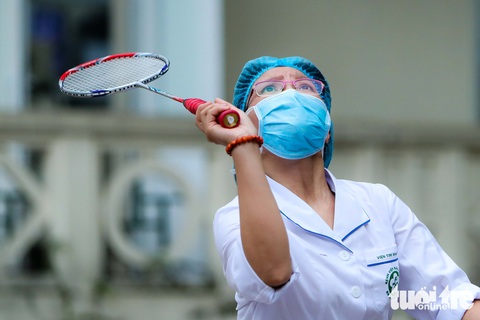 Bạch Mai trầm lắng giữa cách ly, bác sĩ vẫn tận tâm chiến đấu vì bệnh nhân - Ảnh 9. Bạch Mai trầm lắng giữa cách ly, bác sĩ vẫn tận tâm chiến đấu vì bệnh nhân - Ảnh 9.