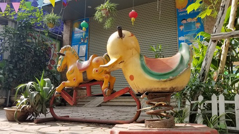 Giáo viên xoay xở mùa dịch - Kỳ 4: Đi làm vú em - Ảnh 1. Giáo viên xoay xở mùa dịch - Kỳ 4: Đi làm vú em - Ảnh 1.