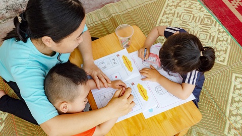 Giáo viên xoay xở mùa dịch - Kỳ 4: Đi làm vú em - Ảnh 3. Giáo viên xoay xở mùa dịch - Kỳ 4: Đi làm vú em - Ảnh 3.
