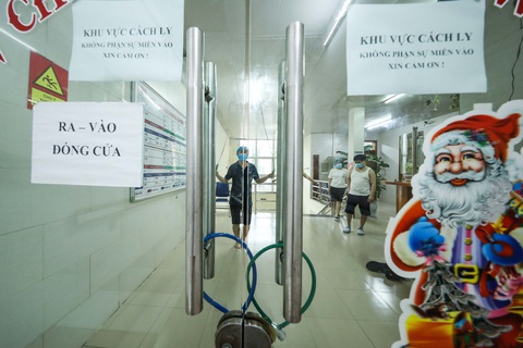 Lá thư từ tâm bão: Chúng tôi chăm sóc bệnh nhân, tập thể dục và đọc sách - Ảnh 2. Lá thư từ tâm bão: Chúng tôi chăm sóc bệnh nhân, tập thể dục và đọc sách - Ảnh 2.