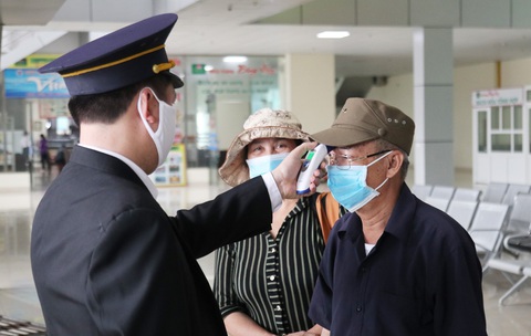 Người đàn ông chết trên xe khách âm tính với virus SARS-CoV-2 - Ảnh 1. Người đàn ông chết trên xe khách âm tính với virus SARS-CoV-2 - Ảnh 1.