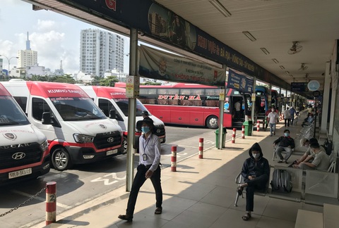 TP.HCM dừng toàn bộ xe đến Đà Nẵng từ chiều 28-7, xe đi ngang Đà Nẵng không được đón khách - Ảnh 1. TP.HCM dừng toàn bộ xe đến Đà Nẵng từ chiều 28-7, xe đi ngang Đà Nẵng không được đón khách - Ảnh 1.