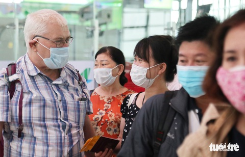 Nghệ An lần đầu tự xét nghiệm ca nghi nhiễm COVID-19 - Ảnh 1. Nghệ An lần đầu tự xét nghiệm ca nghi nhiễm COVID-19 - Ảnh 1.