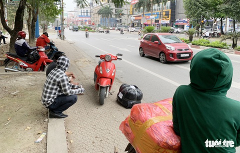 Xe buýt ở Nghệ An vẫn chạy dù có yêu cầu tạm dừng đã 3 ngày - Ảnh 3. Xe buýt ở Nghệ An vẫn chạy dù có yêu cầu tạm dừng đã 3 ngày - Ảnh 3.