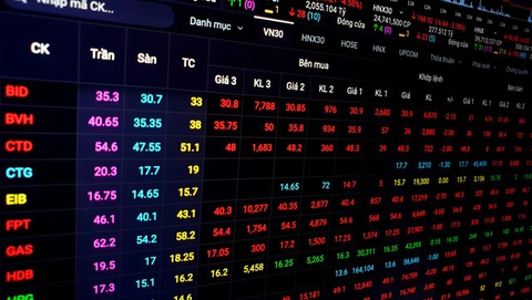 Chứng khoán bốc hơi hơn 5 tỉ USD trong phiên đầu tuần - Ảnh 1. Chứng khoán bốc hơi hơn 5 tỉ USD trong phiên đầu tuần - Ảnh 1.