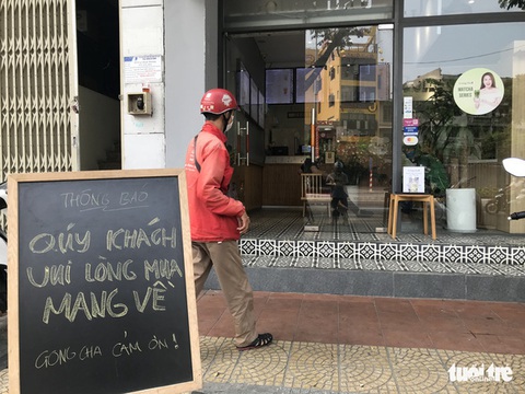 Mua bán take away: sáng tạo cả dụng cụ thu tiền để tránh lây COVID -19 - Ảnh 11. Mua bán take away: sáng tạo cả dụng cụ thu tiền để tránh lây COVID -19 - Ảnh 11.