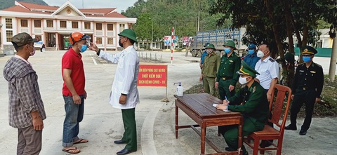 Bữa cơm ở khu cách ly ấm tình quân dân nơi biên giới Việt - Lào - Ảnh 2. Bữa cơm ở khu cách ly ấm tình quân dân nơi biên giới Việt - Lào - Ảnh 2.