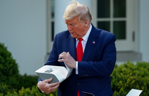 Ông Trump: Đã xét nghiệm được 1 triệu người, tiếp tục siết việc đi lại - Ảnh 1. Ông Trump: Đã xét nghiệm được 1 triệu người, tiếp tục siết việc đi lại - Ảnh 1.