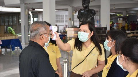 Thái Lan bỏ tù người nào đùa giỡn mắc COVID-19 vào ngày Cá tháng tư - Ảnh 1. Thái Lan bỏ tù người nào đùa giỡn mắc COVID-19 vào ngày Cá tháng tư - Ảnh 1.