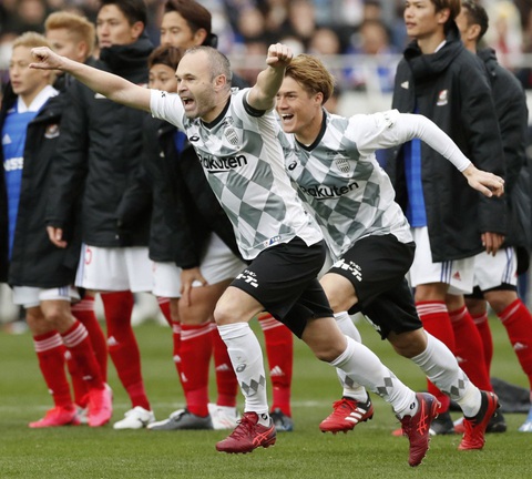 J-League có cầu thủ đầu tiên dương tính với COVID-19, đồng đội của Iniesta - Ảnh 1. J-League có cầu thủ đầu tiên dương tính với COVID-19, đồng đội của Iniesta - Ảnh 1.