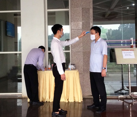 Lào Cai: 50% cán bộ, công chức, viên chức ở nhà để phòng chống COVID-19 - Ảnh 2. Lào Cai: 50% cán bộ, công chức, viên chức ở nhà để phòng chống COVID-19 - Ảnh 2.