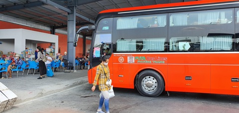 Dừng hoạt động xe khách, xe taxi, chỉ khai thác 3 đường bay, 2 đoàn tàu - Ảnh 2. Dừng hoạt động xe khách, xe taxi, chỉ khai thác 3 đường bay, 2 đoàn tàu - Ảnh 2.