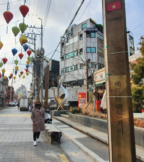 Cận cảnh Itaewon của Itaewon Class: quán Danbam, tiệm cafe Việt, phố Quy Nhơn - Ảnh 10. Cận cảnh Itaewon của Itaewon Class: quán Danbam, tiệm cafe Việt, phố Quy Nhơn - Ảnh 10.