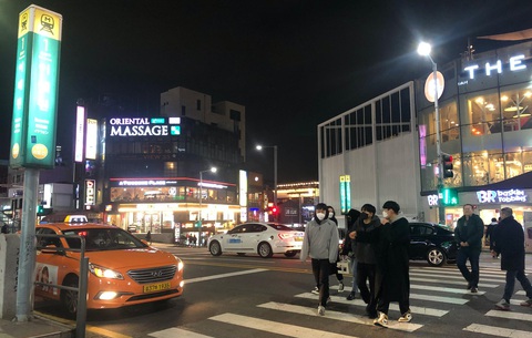 Cận cảnh Itaewon của Itaewon Class: quán Danbam, tiệm cafe Việt, phố Quy Nhơn - Ảnh 15. Cận cảnh Itaewon của Itaewon Class: quán Danbam, tiệm cafe Việt, phố Quy Nhơn - Ảnh 15.