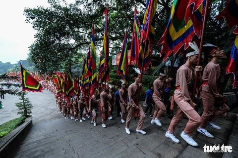 Lễ hội đền Hùng bỏ hết phần hội đông người, chỉ dâng hương gọn nhẹ vì corona - Ảnh 1. Lễ hội đền Hùng bỏ hết phần hội đông người, chỉ dâng hương gọn nhẹ vì corona - Ảnh 1.