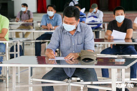 Quân đội diễn tập cách ly hàng trăm người Việt về từ vùng dịch - Ảnh 8. Quân đội diễn tập cách ly hàng trăm người Việt về từ vùng dịch - Ảnh 8.