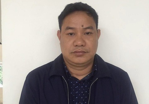 Tạm giữ người trực tiếp đốt hàng chục mét pháo mừng đám cưới - Ảnh 1. Tạm giữ người trực tiếp đốt hàng chục mét pháo mừng đám cưới - Ảnh 1.