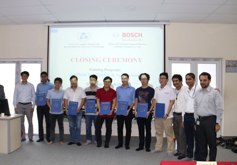 16 học viên tốt nghiệp khóa đào tạo trí tuệ nhân tạo - Ảnh 1. 16 học viên tốt nghiệp khóa đào tạo trí tuệ nhân tạo - Ảnh 1.