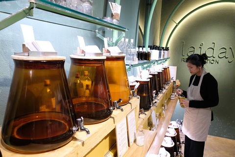 Đi chợ ở cửa hàng refill - Ảnh 1. Đi chợ ở cửa hàng refill - Ảnh 1.