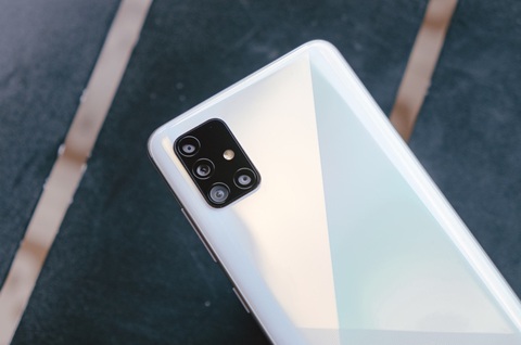 Galaxy A51 bứt phá trên chặng đua công nghệ macro - Ảnh 1. Galaxy A51 bứt phá trên chặng đua công nghệ macro - Ảnh 1.