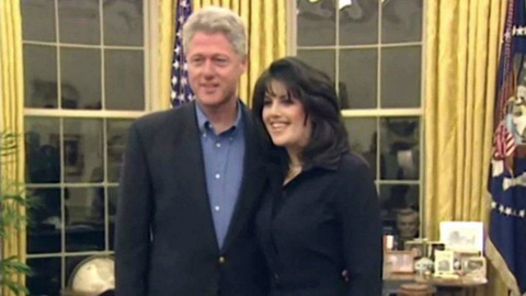 Ông Bill Clinton tiết lộ ngoại tình với Monica Lewinsky giúp tạm quên các áp lực - Ảnh 2. Ông Bill Clinton tiết lộ ngoại tình với Monica Lewinsky giúp tạm quên các áp lực - Ảnh 2.