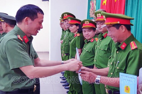 Công an Đồng Nai điều động, bố trí 332 cán bộ theo tổ chức bộ máy mới - Ảnh 1. Công an Đồng Nai điều động, bố trí 332 cán bộ theo tổ chức bộ máy mới - Ảnh 1.