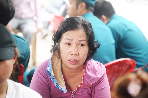 Tiểu thương ngất xỉu khi thấy hàng hóa ở kiôt của chợ cháy dữ dội - Ảnh 12. Tiểu thương ngất xỉu khi thấy hàng hóa ở kiôt của chợ cháy dữ dội - Ảnh 12.