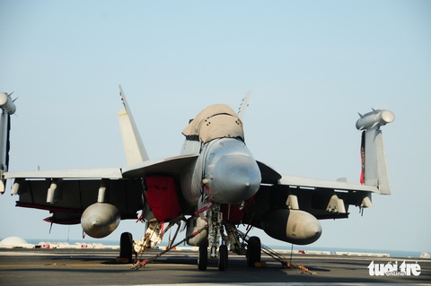 Bên trong tàu sân bay USS Theodore Roosevelt đang neo tại vịnh Đà Nẵng - Ảnh 11. Bên trong tàu sân bay USS Theodore Roosevelt đang neo tại vịnh Đà Nẵng - Ảnh 11.