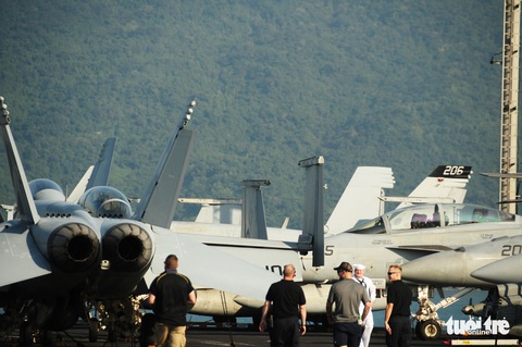 Bên trong tàu sân bay USS Theodore Roosevelt đang neo tại vịnh Đà Nẵng - Ảnh 13. Bên trong tàu sân bay USS Theodore Roosevelt đang neo tại vịnh Đà Nẵng - Ảnh 13.