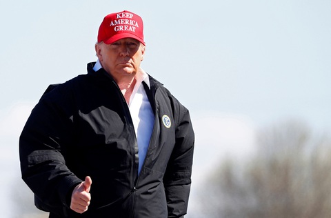 Ông Trump không lo dịch COVID-19 lan đến Nhà Trắng - Ảnh 1. Ông Trump không lo dịch COVID-19 lan đến Nhà Trắng - Ảnh 1.