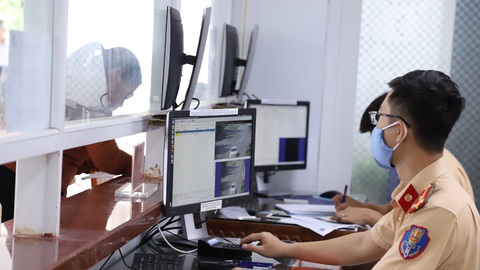 Nộp phạt qua mạng: Tiết kiệm và tiện cho dân - Ảnh 1. Nộp phạt qua mạng: Tiết kiệm và tiện cho dân - Ảnh 1.