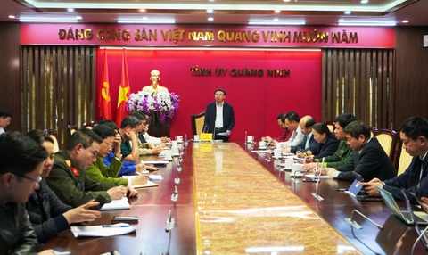 Quảng Ninh họp khẩn từ mờ sáng liên quan những người cùng bay với số 17 - Ảnh 1. Quảng Ninh họp khẩn từ mờ sáng liên quan những người cùng bay với số 17 - Ảnh 1.