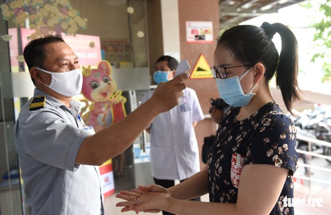 Buồng cách ly ở các cơ sở y tế tư nhân còn thiếu không khí tự nhiên - Ảnh 2. Buồng cách ly ở các cơ sở y tế tư nhân còn thiếu không khí tự nhiên - Ảnh 2.