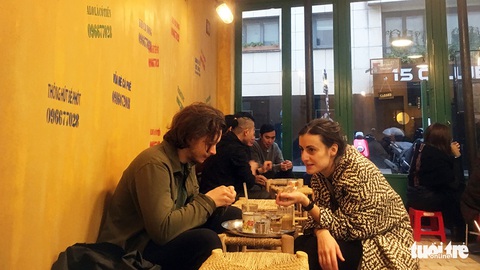 Paris có một... cà phê vỉa hè chất Việt - Ảnh 1. Paris có một... cà phê vỉa hè chất Việt - Ảnh 1.