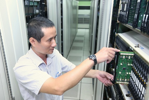 Nhà mạng sẽ phải xử lý nguồn phát tán thông tin vi phạm pháp luật trên mạng - Ảnh 1. Nhà mạng sẽ phải xử lý nguồn phát tán thông tin vi phạm pháp luật trên mạng - Ảnh 1.