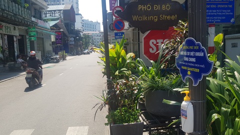 Huế không phong tỏa đường Phạm Ngũ Lão như ở phố Trúc Bạch - Ảnh 1. Huế không phong tỏa đường Phạm Ngũ Lão như ở phố Trúc Bạch - Ảnh 1.