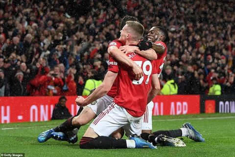 Man Utd hạ gục Man City, đưa Liverpool áp sát ngôi vô địch - Ảnh 4. Man Utd hạ gục Man City, đưa Liverpool áp sát ngôi vô địch - Ảnh 4.