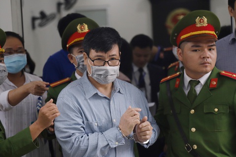 Bị cáo Trương Duy Nhất: Tôi phải làm theo sự phân công và quyết định của tổng biên tập - Ảnh 1. Bị cáo Trương Duy Nhất: Tôi phải làm theo sự phân công và quyết định của tổng biên tập - Ảnh 1.