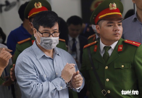 Ông Trương Duy Nhất bị tuyên phạt 10 năm tù - Ảnh 1. Ông Trương Duy Nhất bị tuyên phạt 10 năm tù - Ảnh 1.