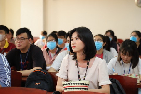 TP.HCM yêu cầu các trường đại học, cao đẳng ngưng dạy học trực tiếp - Ảnh 1. TP.HCM yêu cầu các trường đại học, cao đẳng ngưng dạy học trực tiếp - Ảnh 1.