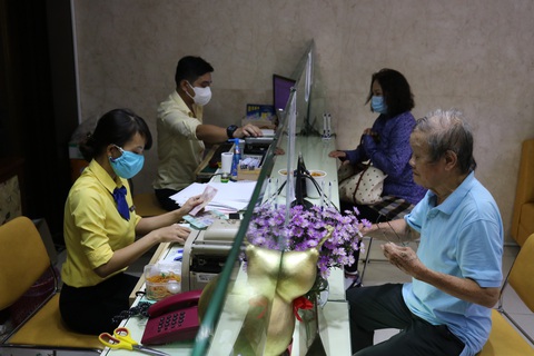 Vì sao giá vàng tăng lên đỉnh rồi quay ngoắt 180 độ? - Ảnh 1. Vì sao giá vàng tăng lên đỉnh rồi quay ngoắt 180 độ? - Ảnh 1.
