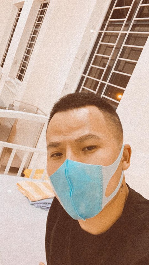 Ông bầu Vũ Khắc Tiệp đi cách ly tập trung để xét nghiệm COVID-19 - Ảnh 1. Ông bầu Vũ Khắc Tiệp đi cách ly tập trung để xét nghiệm COVID-19 - Ảnh 1.