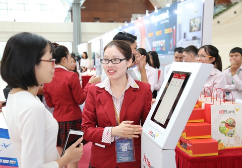 HDBank đón đầu xu hướng mua sắm online trong mùa dịch bệnh - Ảnh 1. HDBank đón đầu xu hướng mua sắm online trong mùa dịch bệnh - Ảnh 1.