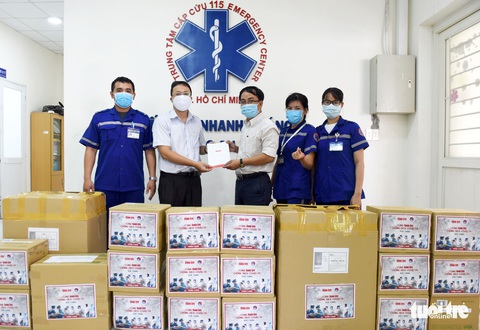 Báo Tuổi Trẻ trao nhiều trang thiết bị y tế cho Trung tâm cấp cứu 115 TP.HCM - Ảnh 2. Báo Tuổi Trẻ trao nhiều trang thiết bị y tế cho Trung tâm cấp cứu 115 TP.HCM - Ảnh 2.