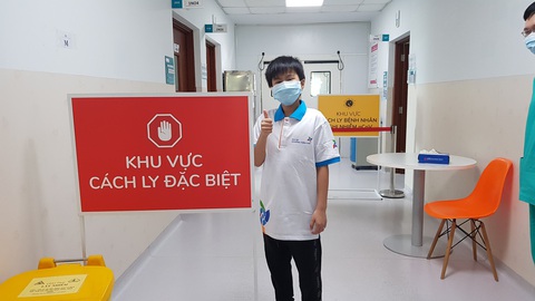 Bé trai 10 tuổi ở TP.HCM và 2 người khác khỏi COVID-19 xuất viện - Ảnh 2. Bé trai 10 tuổi ở TP.HCM và 2 người khác khỏi COVID-19 xuất viện - Ảnh 2.