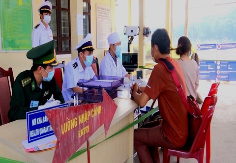 Chấp thuận cho 3 công dân Lào nhập cảnh vào Việt Nam chữa bệnh - Ảnh 1. Chấp thuận cho 3 công dân Lào nhập cảnh vào Việt Nam chữa bệnh - Ảnh 1.