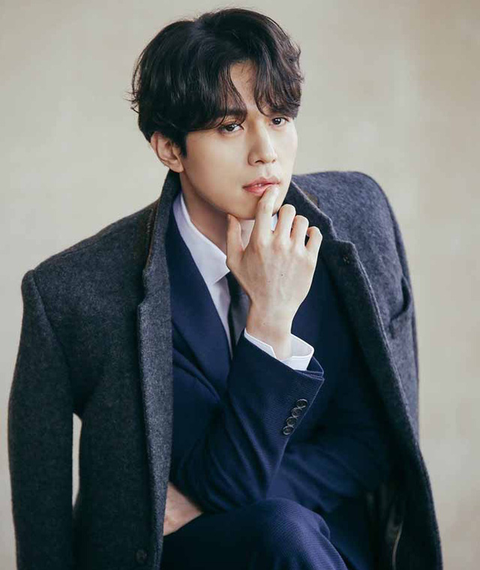 Top 10 sao Hàn Quốc đẹp trai nhất mọi thời đại gọi tên Lee Jong Suk, Lee Min Ho - Ảnh 8. Top 10 sao Hàn Quốc đẹp trai nhất mọi thời đại gọi tên Lee Jong Suk, Lee Min Ho - Ảnh 8.